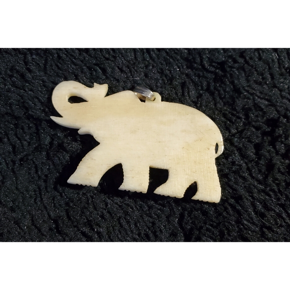 Elephant Pendant - Picture 2 of 2